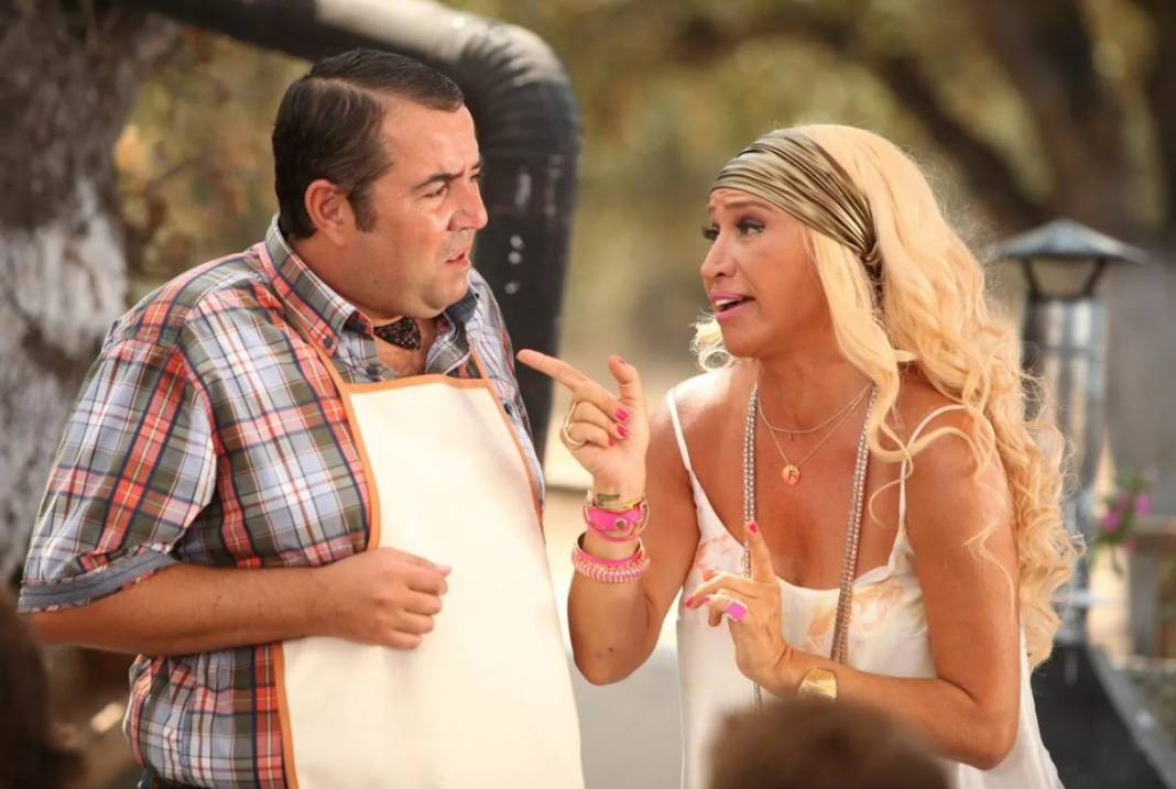 Sandık Kokusu'nun 'Filiz'i Demet Akbağ'dan çarpıcı itiraf. Vücudundaki en sevmediği yeri açıkladı - Resim: 8